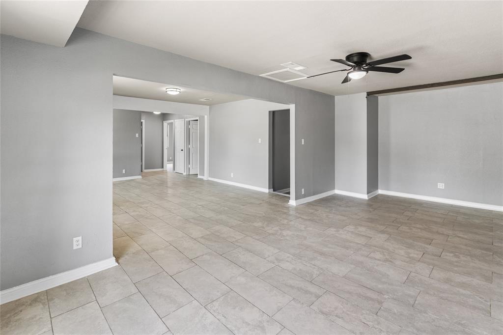 1010 E Lovers Lane