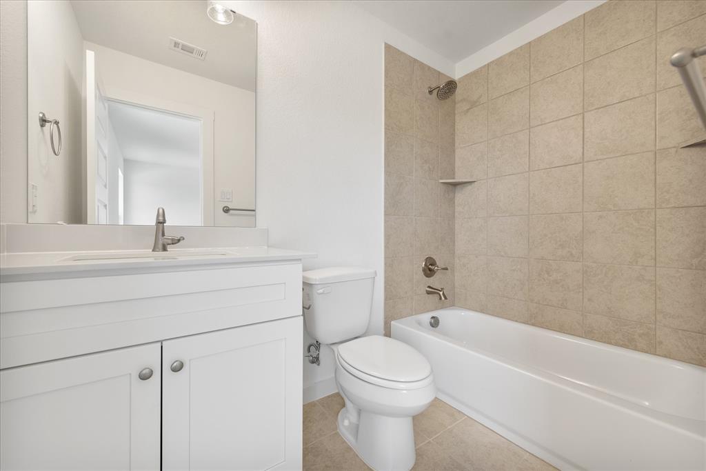 Runaway Bay - Residential Lease