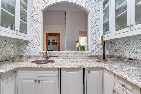 Tiny photo for 4731 N Lindhurst Avenue, Dallas, TX 75229 (MLS # 21054217)