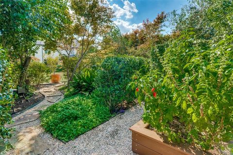 Tiny photo for 4731 N Lindhurst Avenue, Dallas, TX 75229 (MLS # 21054217)