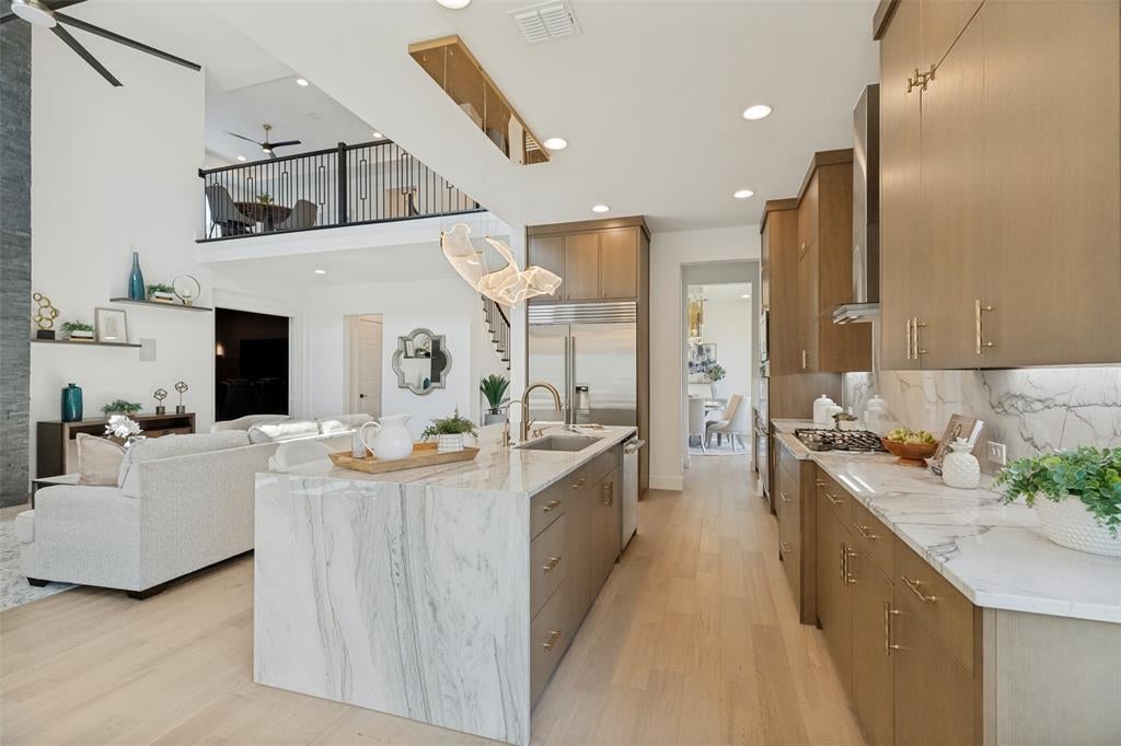 14415 Bergamot Avenue
