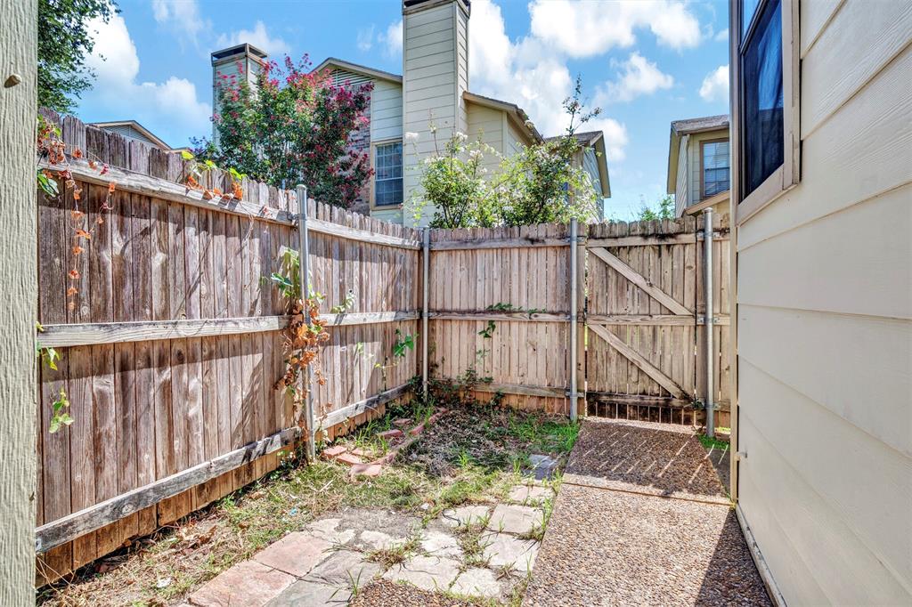 Springtree Crossing Condos - Residential