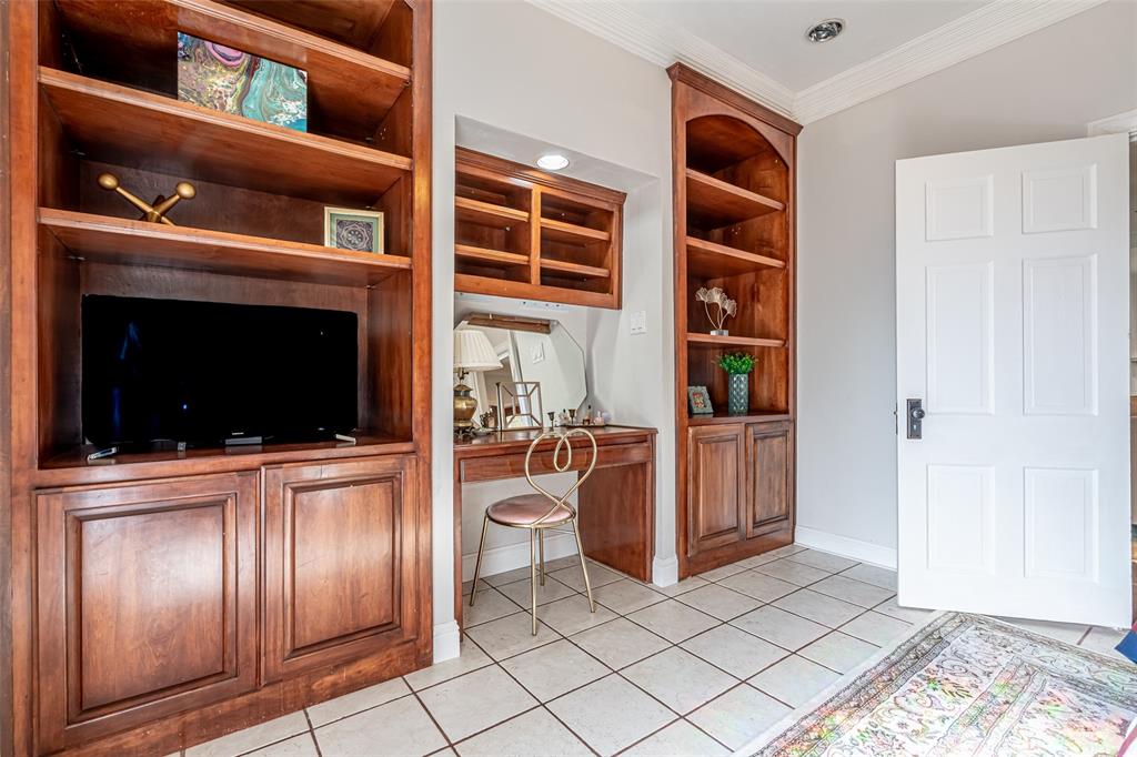 Fort Worth, Texas 76107, United States, 3 Bedrooms Bedrooms, ,3 BathroomsBathrooms,Residential,Pending,246752