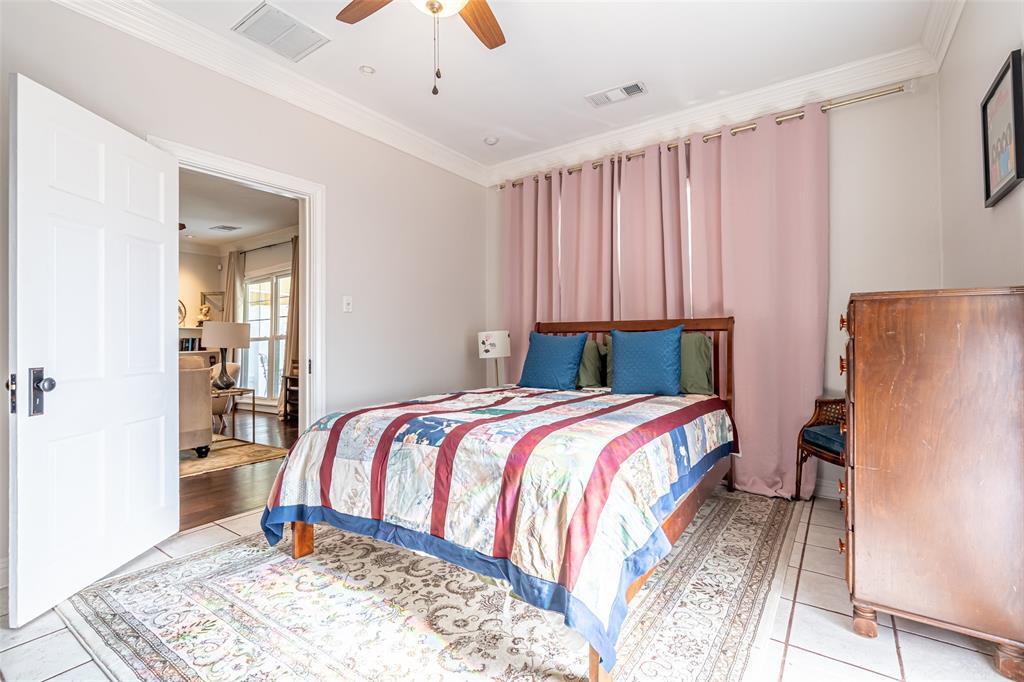 Fort Worth, Texas 76107, United States, 3 Bedrooms Bedrooms, ,3 BathroomsBathrooms,Residential,Pending,246752