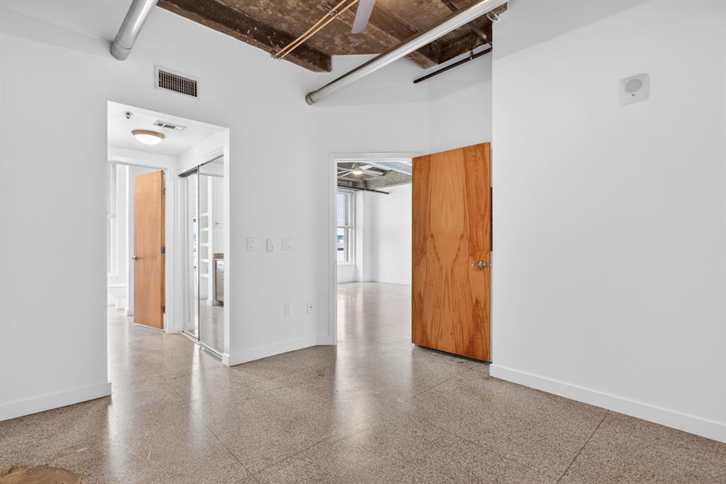 Texas & Pacific Lofts Condo - Residential