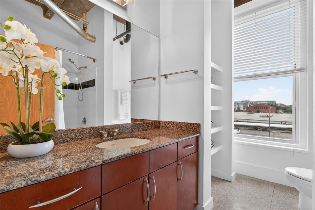 Texas & Pacific Lofts Condo - Residential