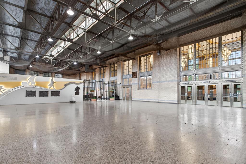 Texas & Pacific Lofts Condo - Residential