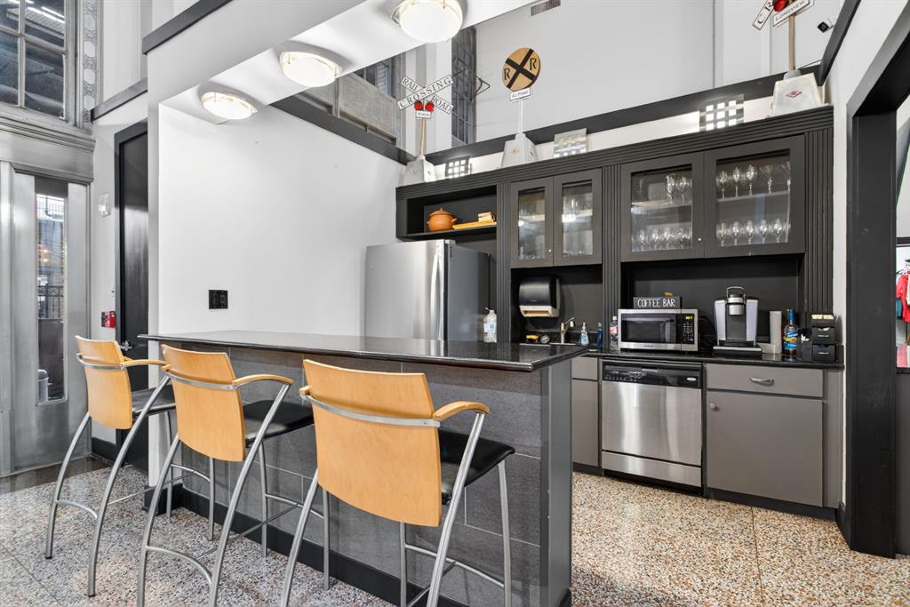 Texas & Pacific Lofts Condo - Residential