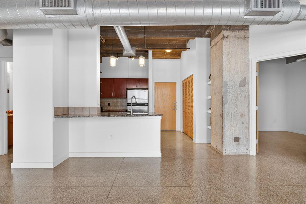 Texas & Pacific Lofts Condo - Residential