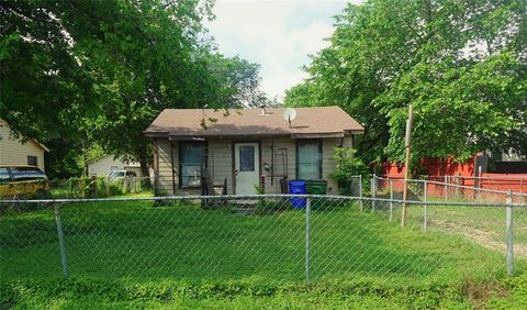 Photo of 10923 Limestone Drive, Balch Springs, TX 75180 (MLS # 21246873)