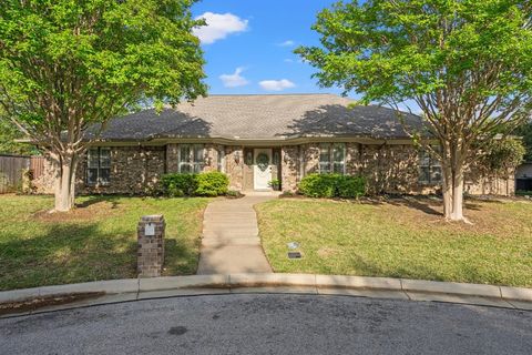 2103 Lake Country Drive Arlington TX 76012