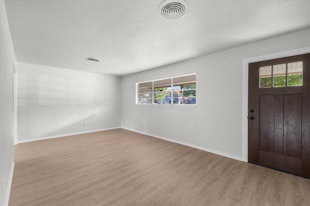 1204 John Reagan Street