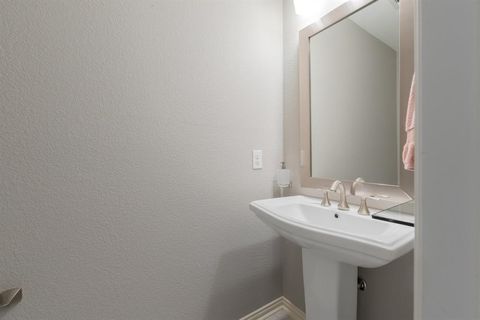 Tiny photo for 640 Creekway Drive, Irving, TX 75039 (MLS # 21033272)