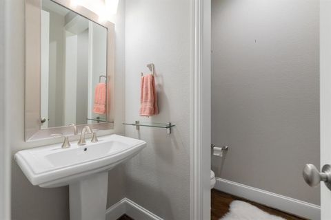 Tiny photo for 640 Creekway Drive, Irving, TX 75039 (MLS # 21033272)