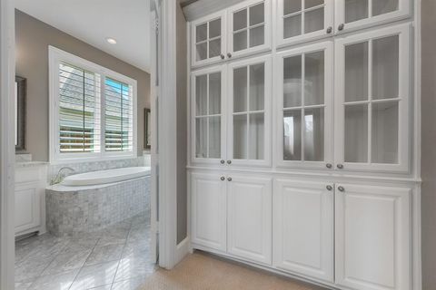 Tiny photo for 640 Creekway Drive, Irving, TX 75039 (MLS # 21033272)