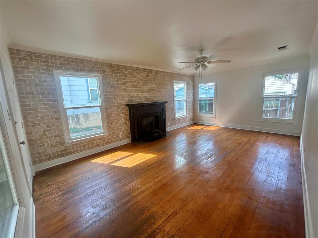 4020 Locke Avenue