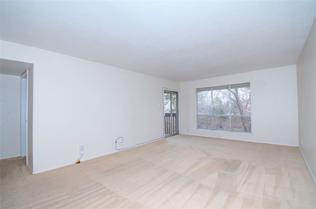 4837 Cedar Springs Road 304