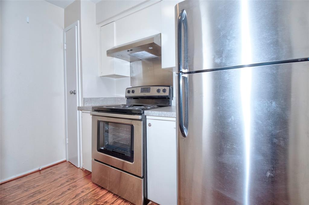 4837 Cedar Springs Road 304