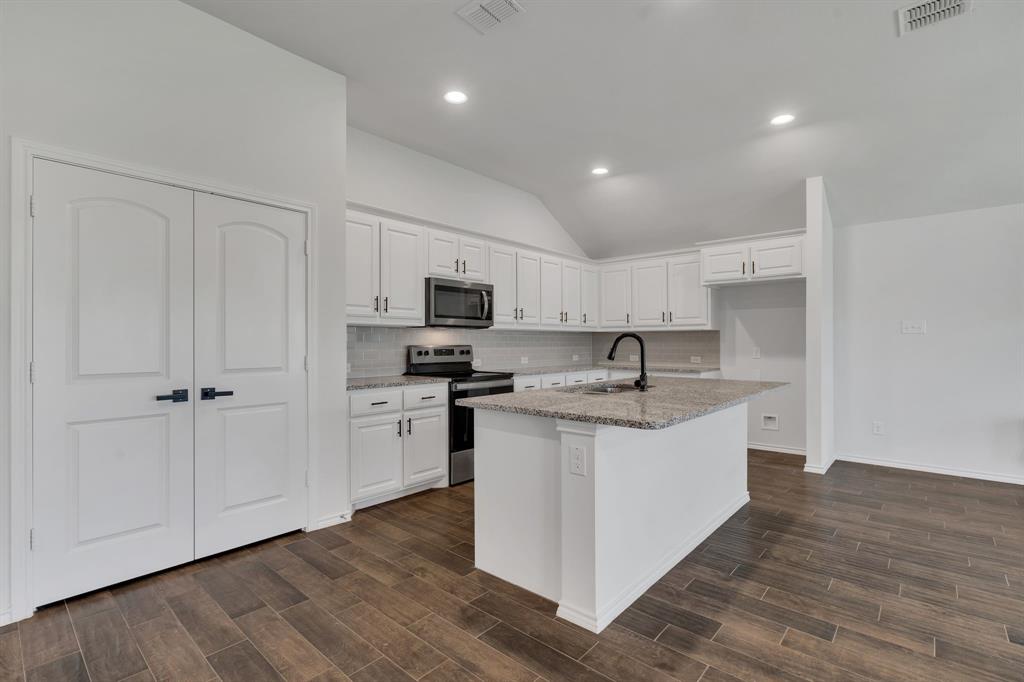 Aspen Mdws Ph 1 - Residential Lease