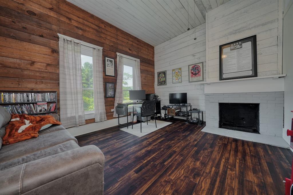 QUEVADA THOMAS - Residential