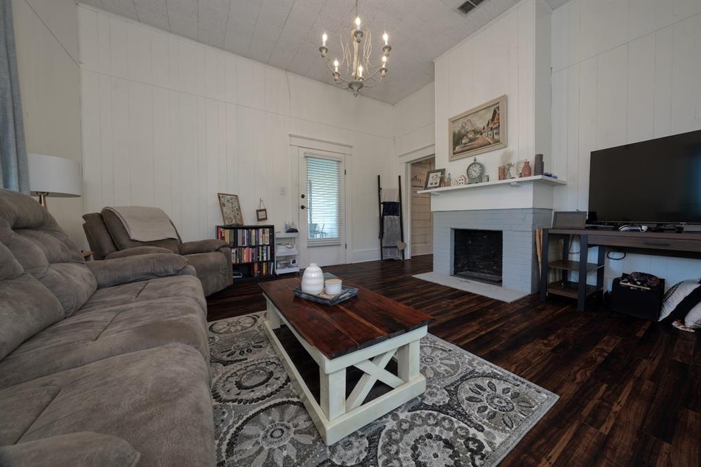 QUEVADA THOMAS - Residential