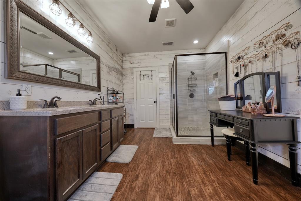 QUEVADA THOMAS - Residential