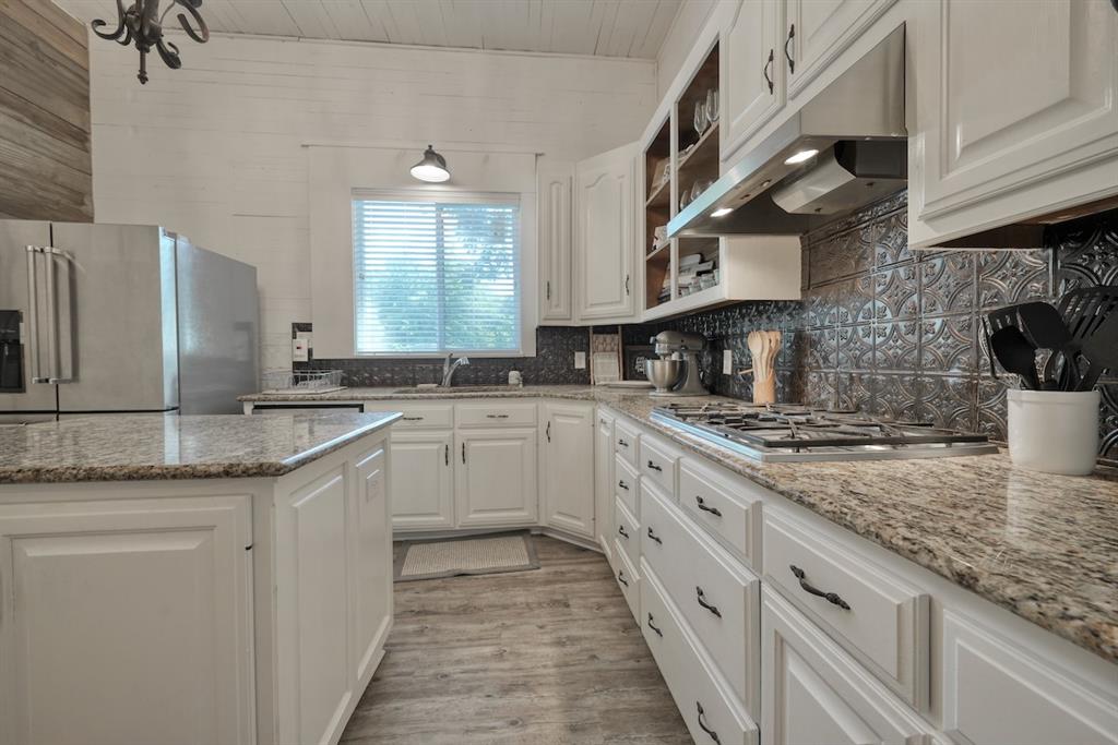 QUEVADA THOMAS - Residential