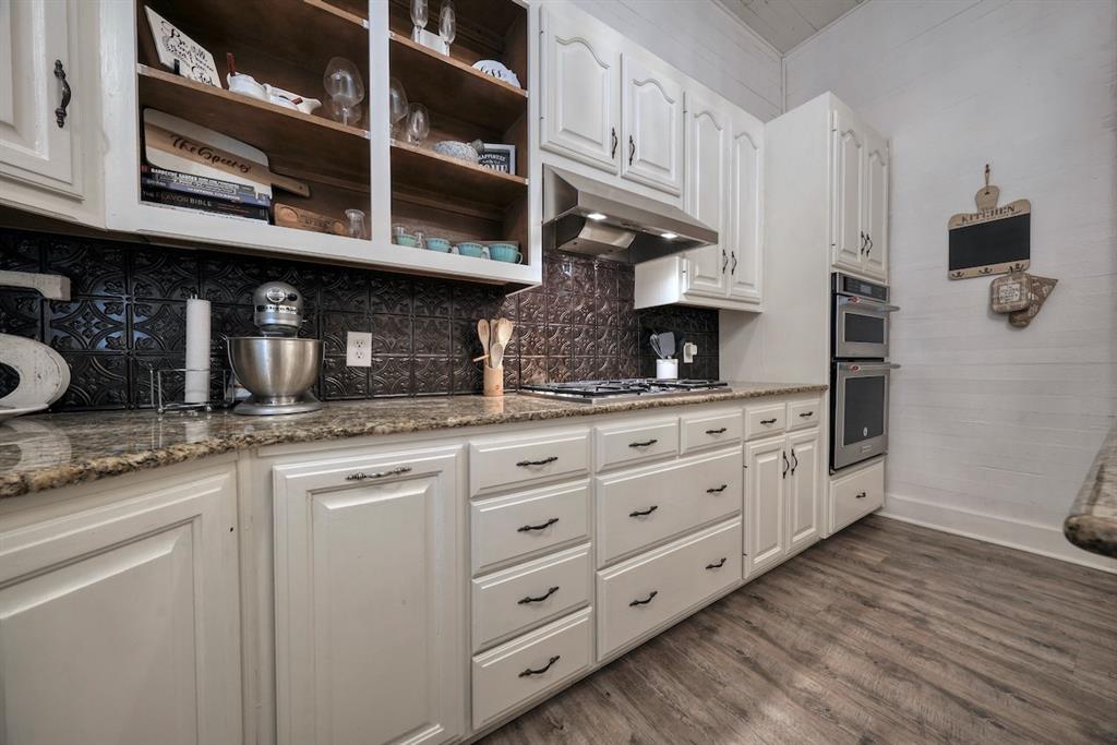 QUEVADA THOMAS - Residential