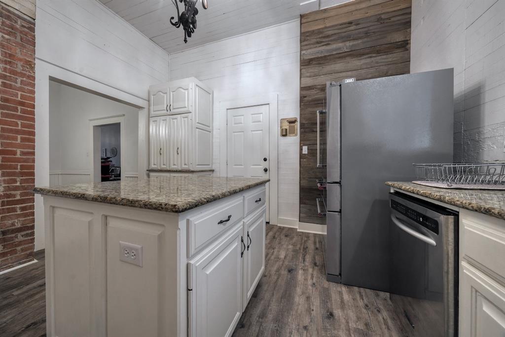 QUEVADA THOMAS - Residential