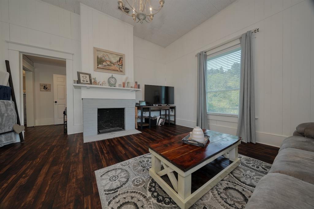 QUEVADA THOMAS - Residential