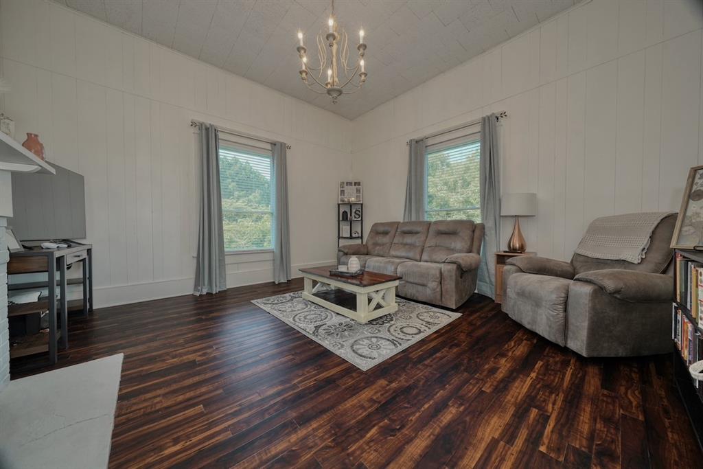 QUEVADA THOMAS - Residential