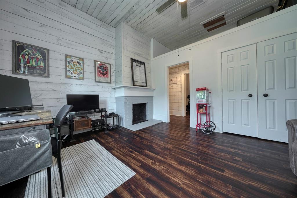 QUEVADA THOMAS - Residential