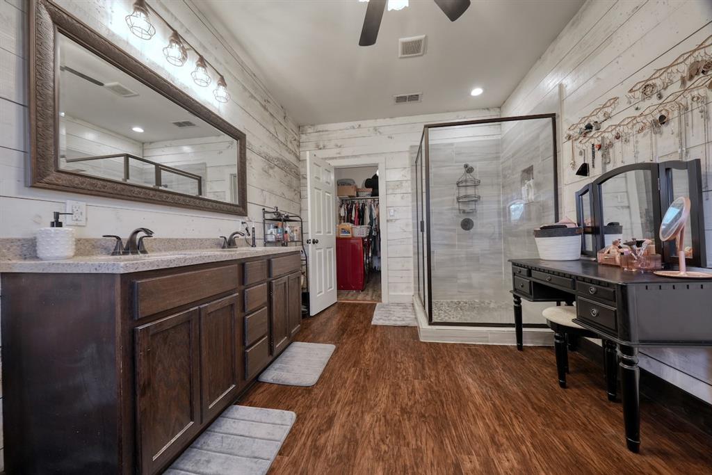 QUEVADA THOMAS - Residential