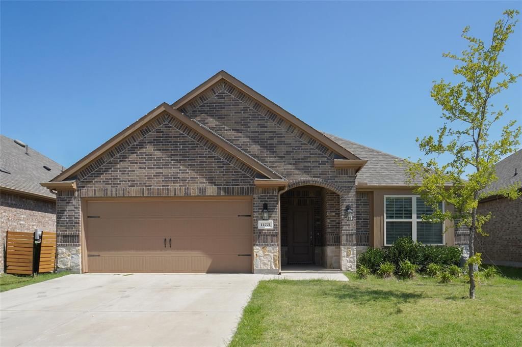 Photo of 11221 Ranchera Drive, Aubrey, TX 76227 (MLS # 21193996)