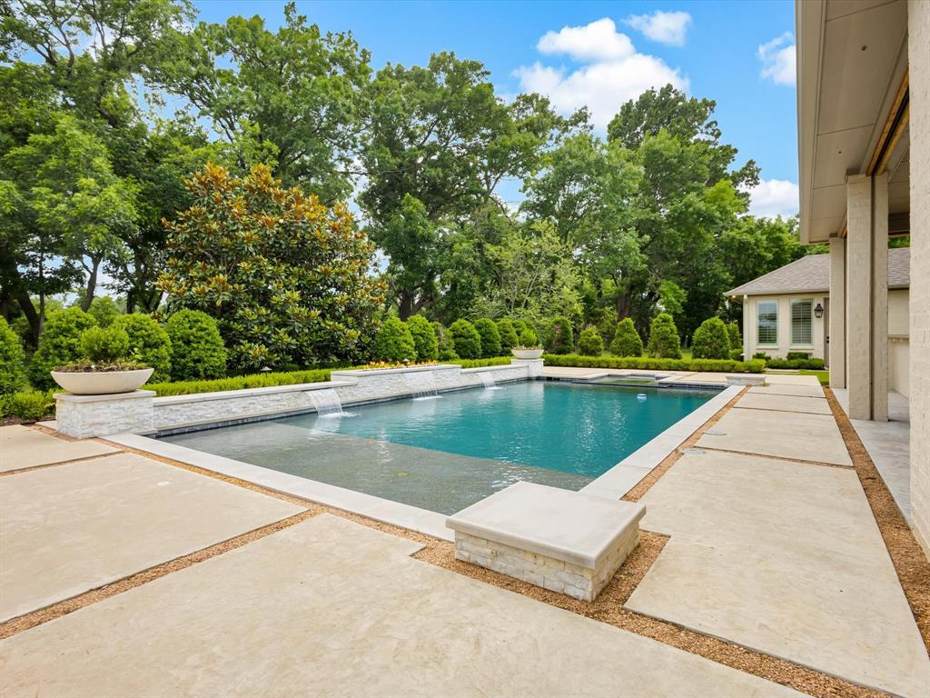 Hidden Creeks Pointe - Residential