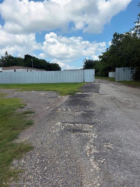 Photo of 3624 S Ledbetter Drive, Dallas, TX 75236 (MLS # 21308287)