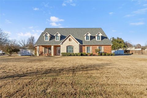 143 Southwood Drive Burleson TX 76028