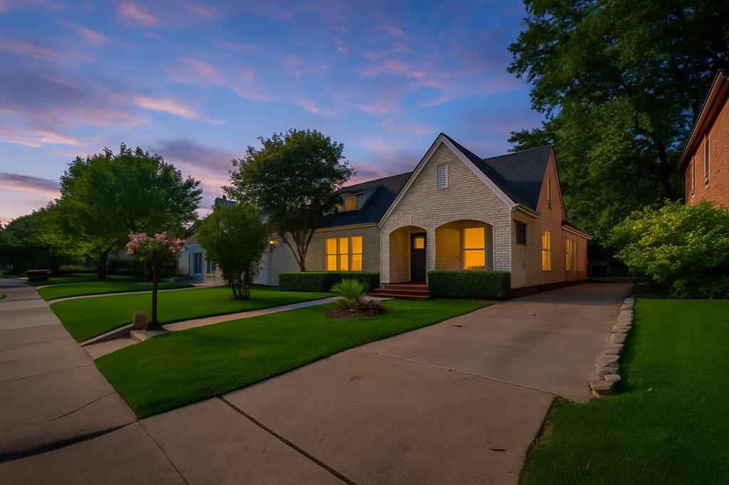 Lakewood Heights - Residential Lease