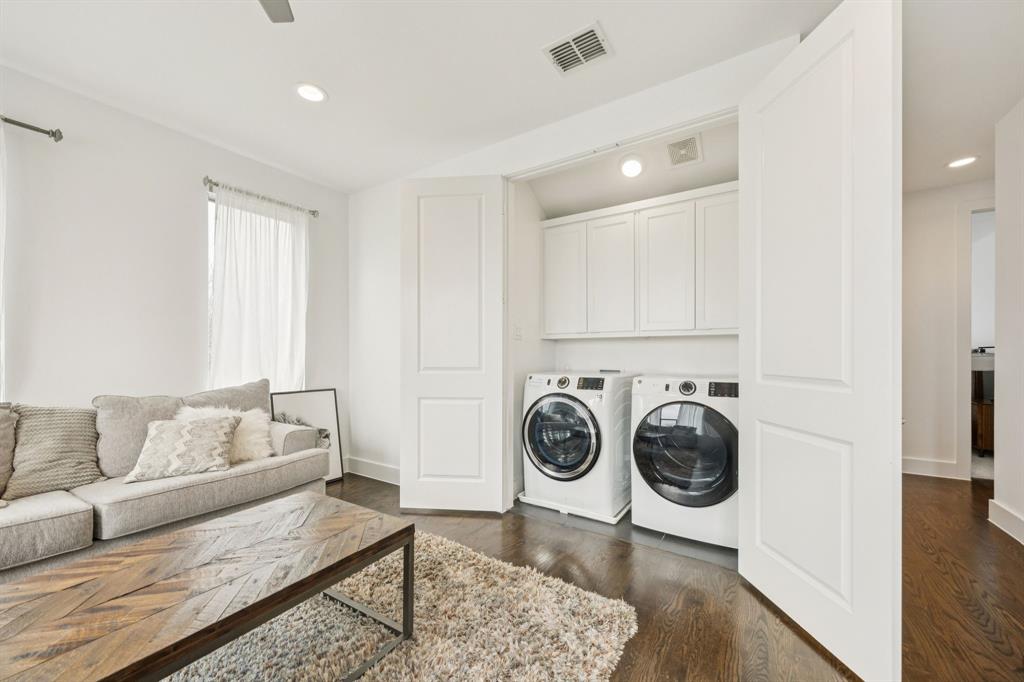 Flora Street Twnhms 01 - Residential