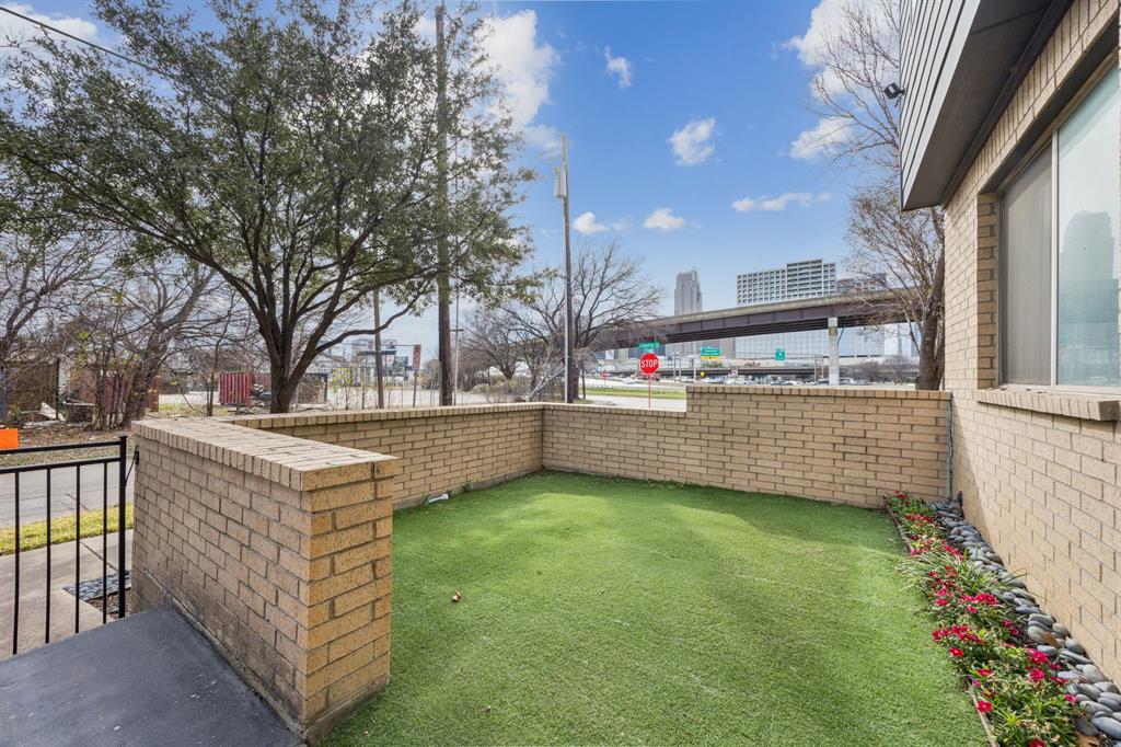 Flora Street Twnhms 01 - Residential