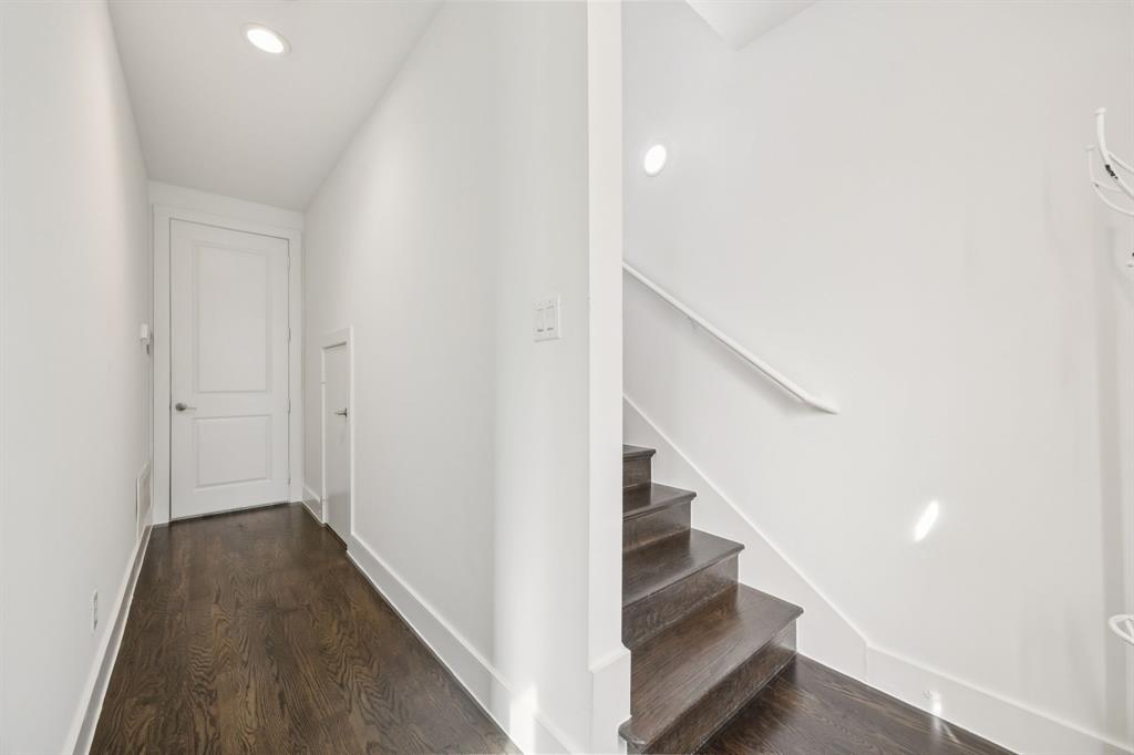 Flora Street Twnhms 01 - Residential