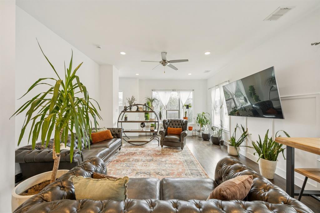 Flora Street Twnhms 01 - Residential