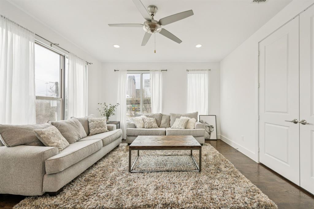 Flora Street Twnhms 01 - Residential