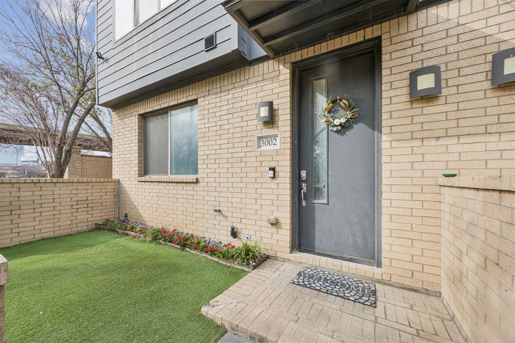 Flora Street Twnhms 01 - Residential