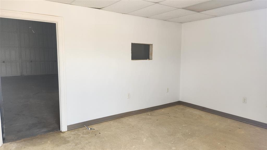 Wilshire Square Add - Commercial Lease