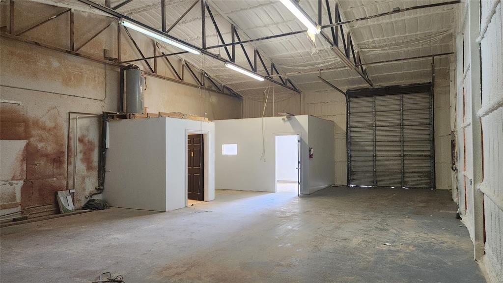 Wilshire Square Add - Commercial Lease