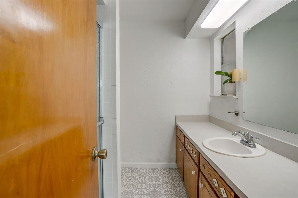 ABST 355 TR 6B M R HARRIS - Residential