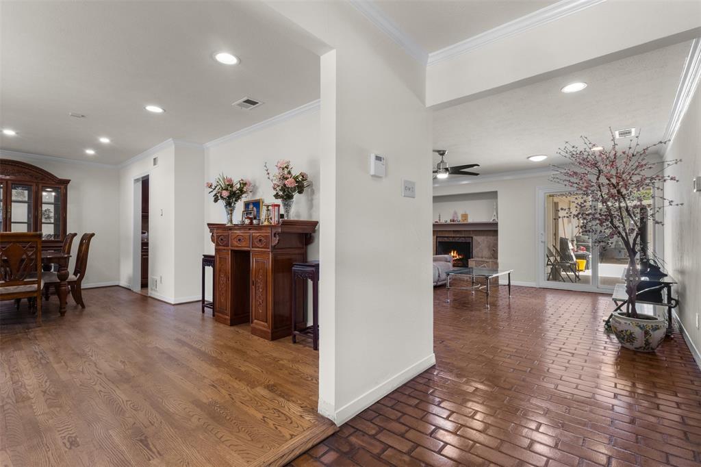 908 Vinecrest Lane