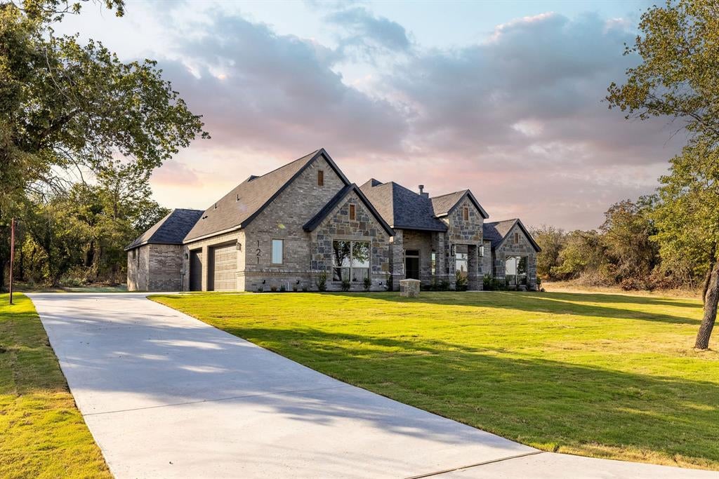 121 Prairie Winds Drive