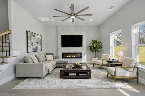 Photo of 113 Church Street, Waxahachie, TX 75165 (MLS # 21250219)